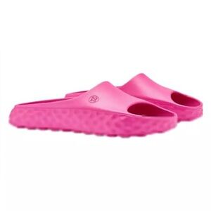 G/Fore Unisex G/Slide Street Shoe Slide Sandal
In Glow Day Pink 10